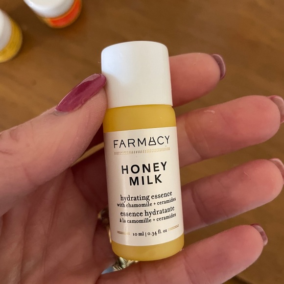 Farmacy Skincare Set with Honey Milk and Honey Halo-new - Picture 6 of 6